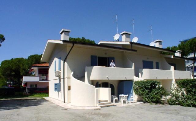 Апартаменты Flat In Lignano Riviera Линьяно-Саббьядоро Экстерьер фото
